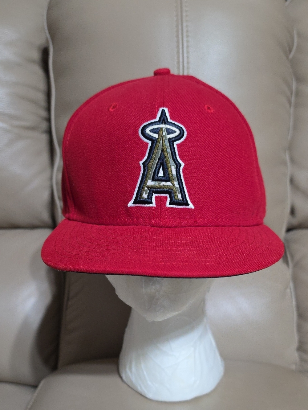 Men Fitted Los Angeles Angels Baseball Cap With Camo Pattern
